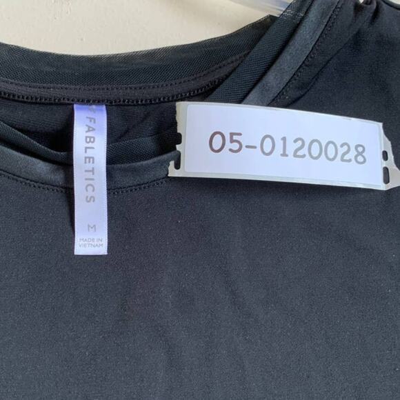 Fabletics Shirt Womens Medium Black Vivienne Split Back‎ Tee - Picture 5 of 8
